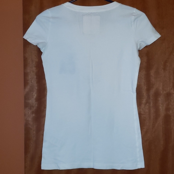 Like New!! HOLLISTER Slim Fit Tee - Picture 5 of 5